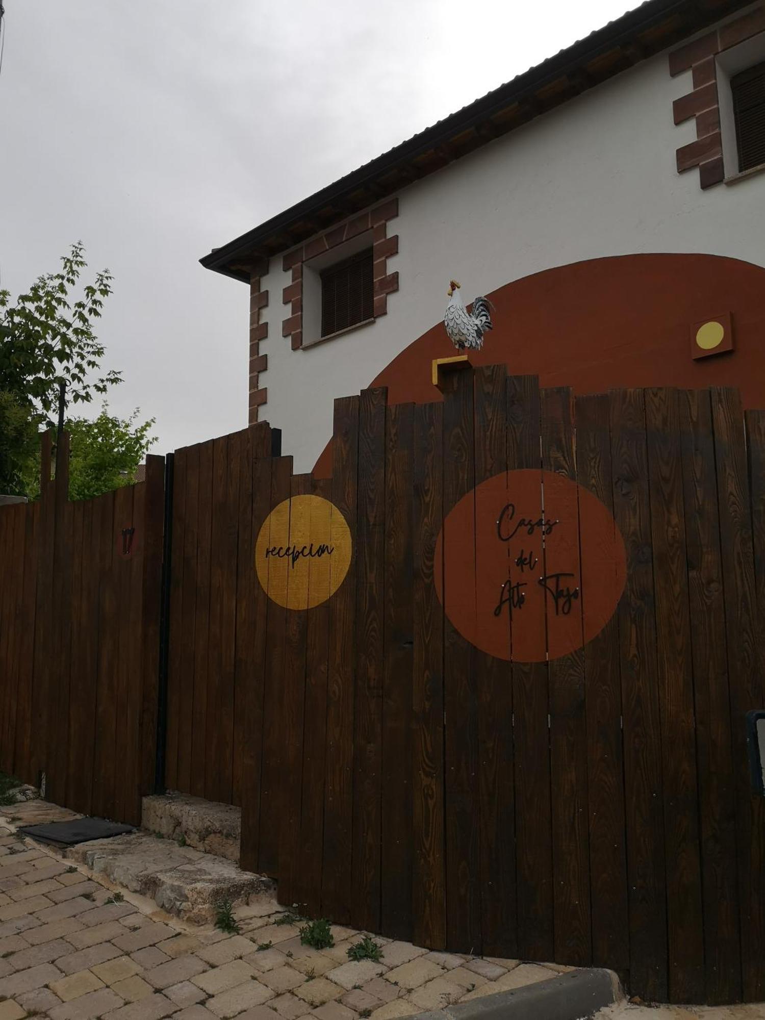 La Casa Blanca Del Alto Tajo Pensionat Ablanque Exteriör bild